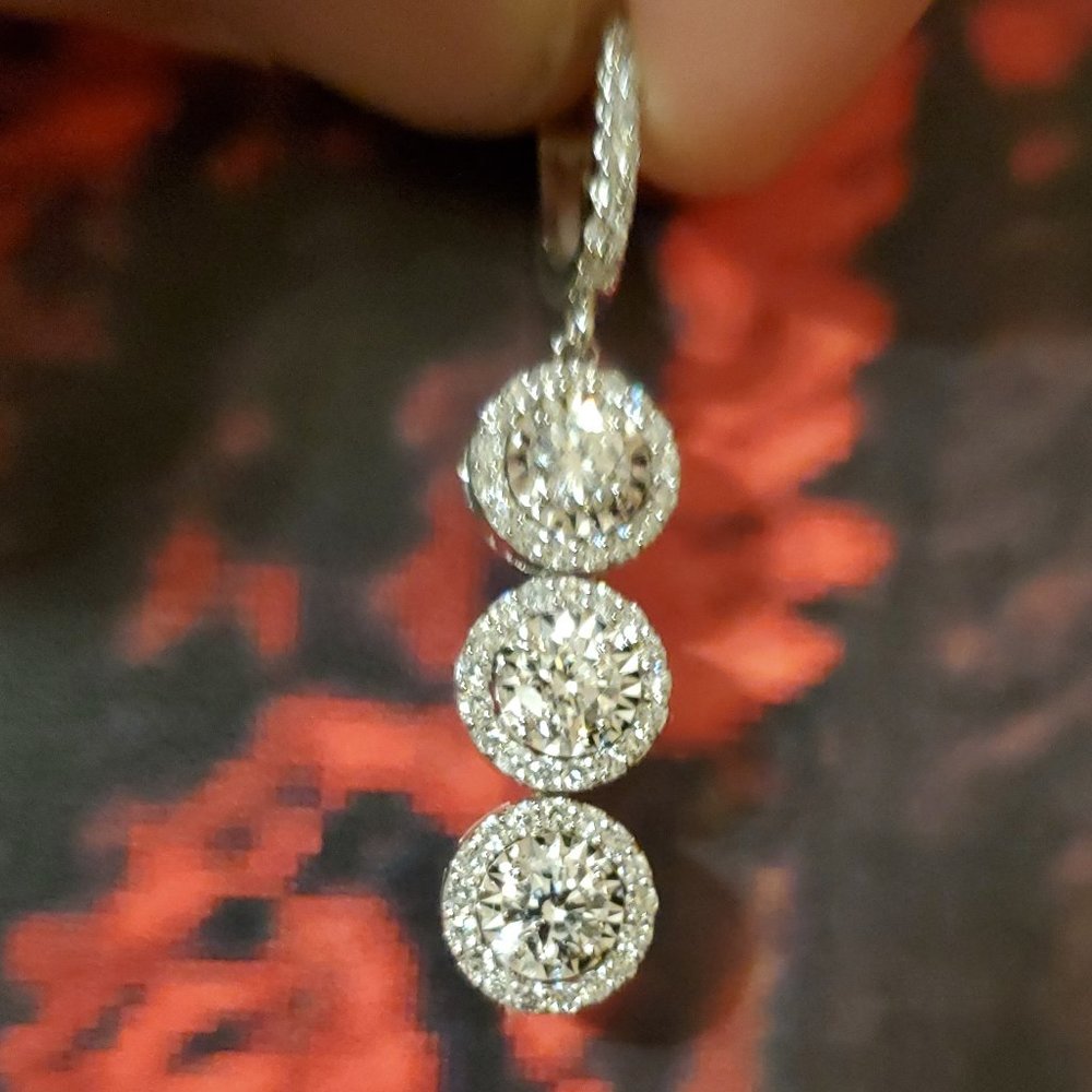 14K  WHITE  GOLD  DIAMOND  EARRINGS. - Picture 8 of 12